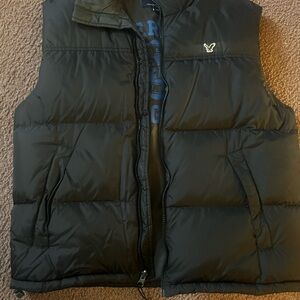 American Eagle black Puffer Vest